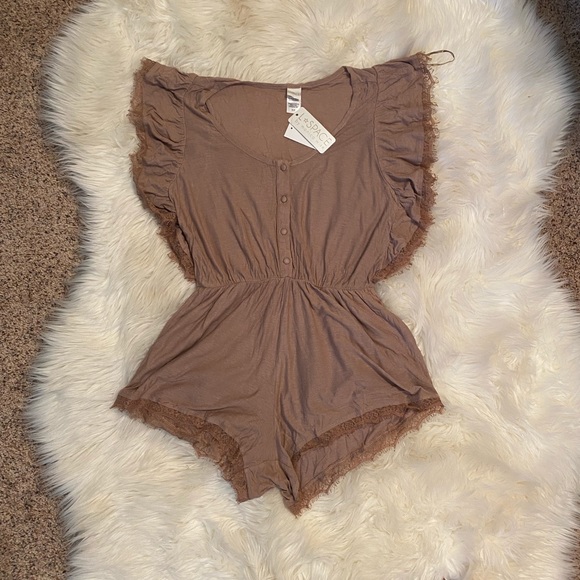 L Space Beige Romper - Picture 3 of 5